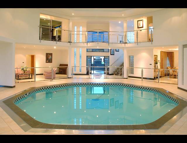 5 BEDROOM HOUSE FOR SALE IN OSLO BEACH